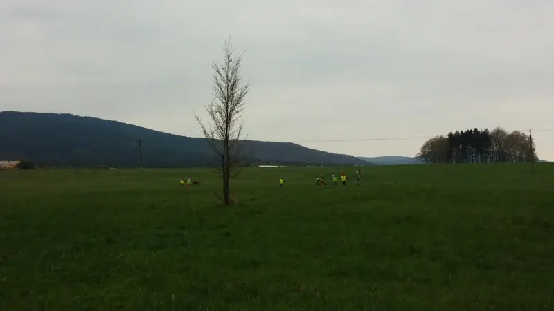 Jarní výlet červených