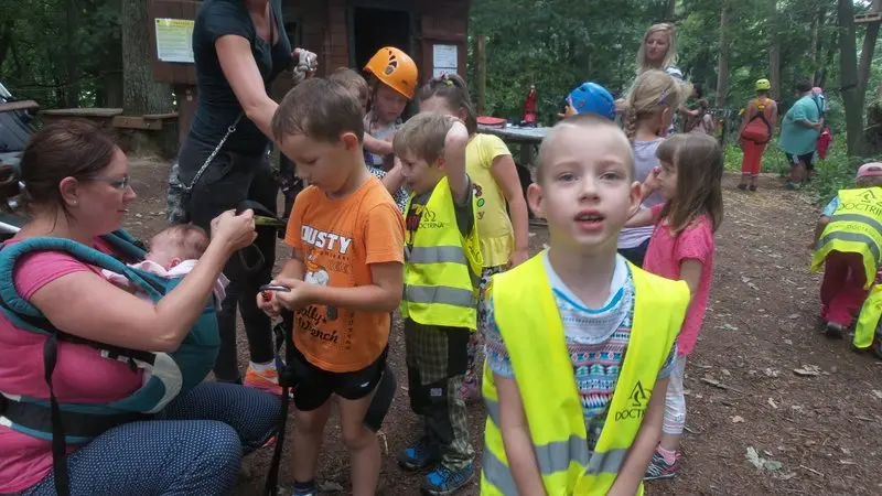 Včelky ve Šťastné zemi