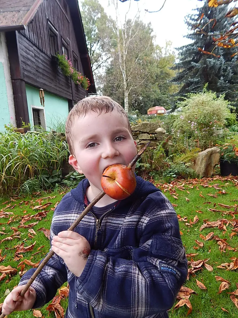Podzimní výlet s pečením jablek