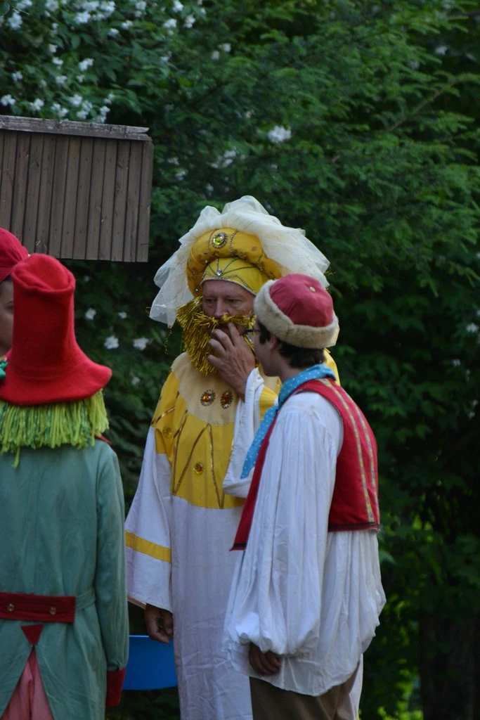 Těmi dveřmi do pohádky