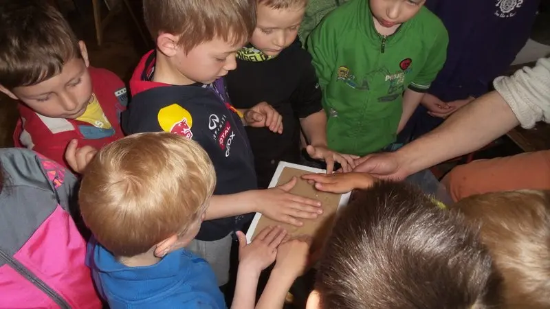 Projekt Řemesla - papír - Včelky