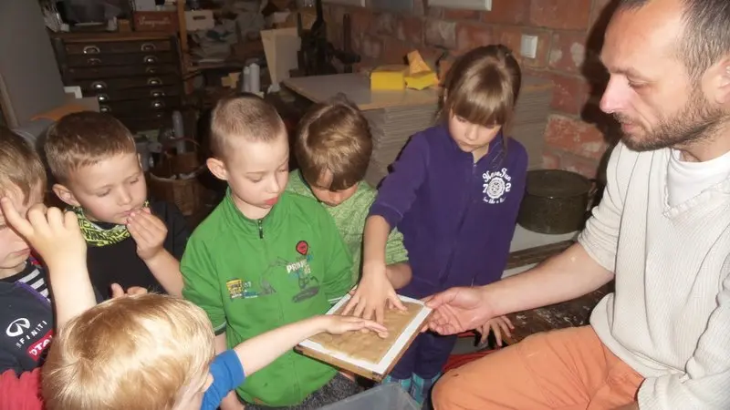 Projekt Řemesla - papír - Včelky