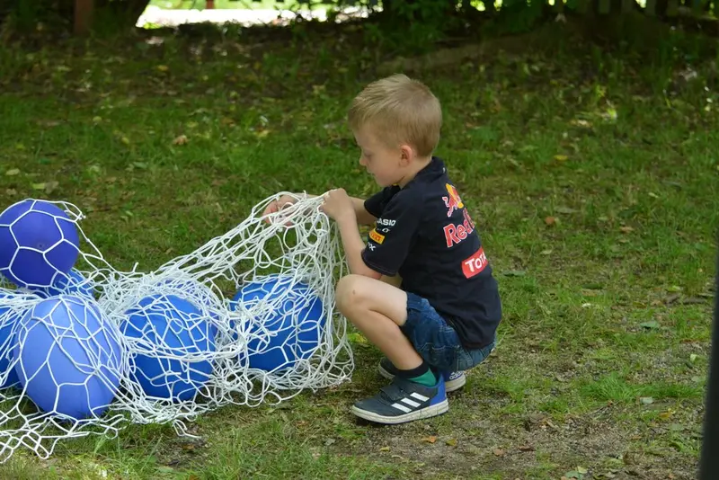 Těmi dveřmi do pohádky
