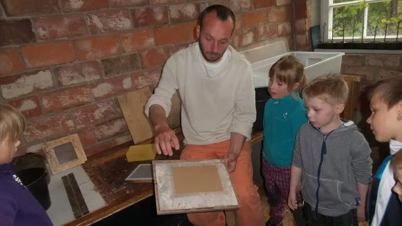 Projekt Řemesla - papír - Včelky
