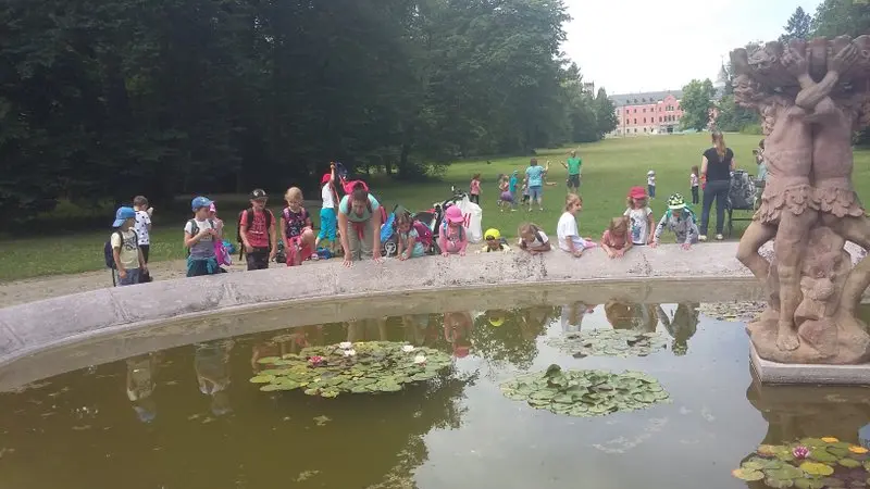 Za pokladem rytířů kulatého stolu