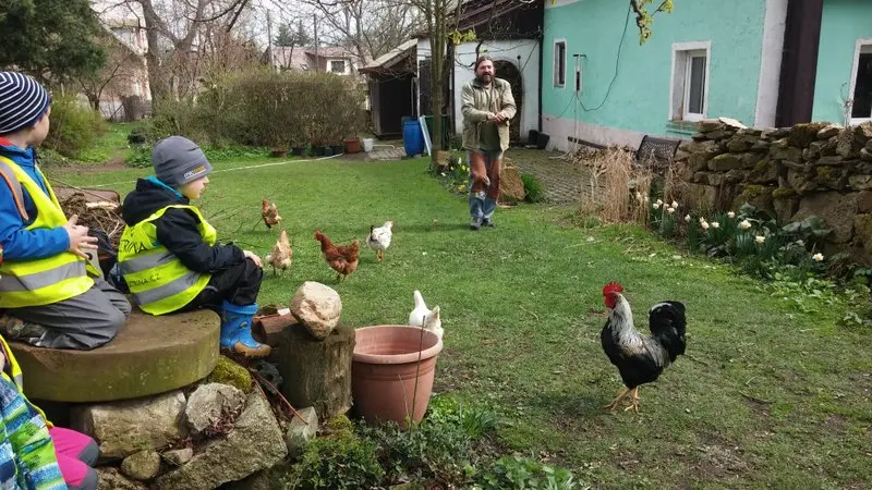 Jarní výlet červených