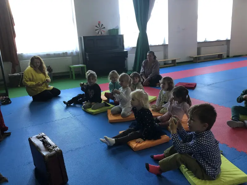 Plechové pohádky - divadlo Kordula ve školce