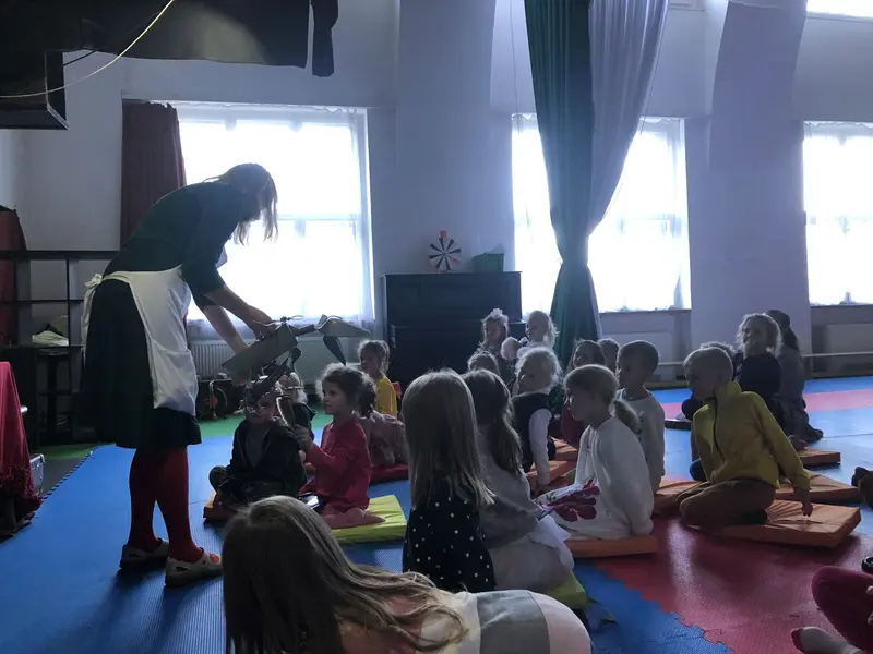 Plechové pohádky - divadlo Kordula ve školce